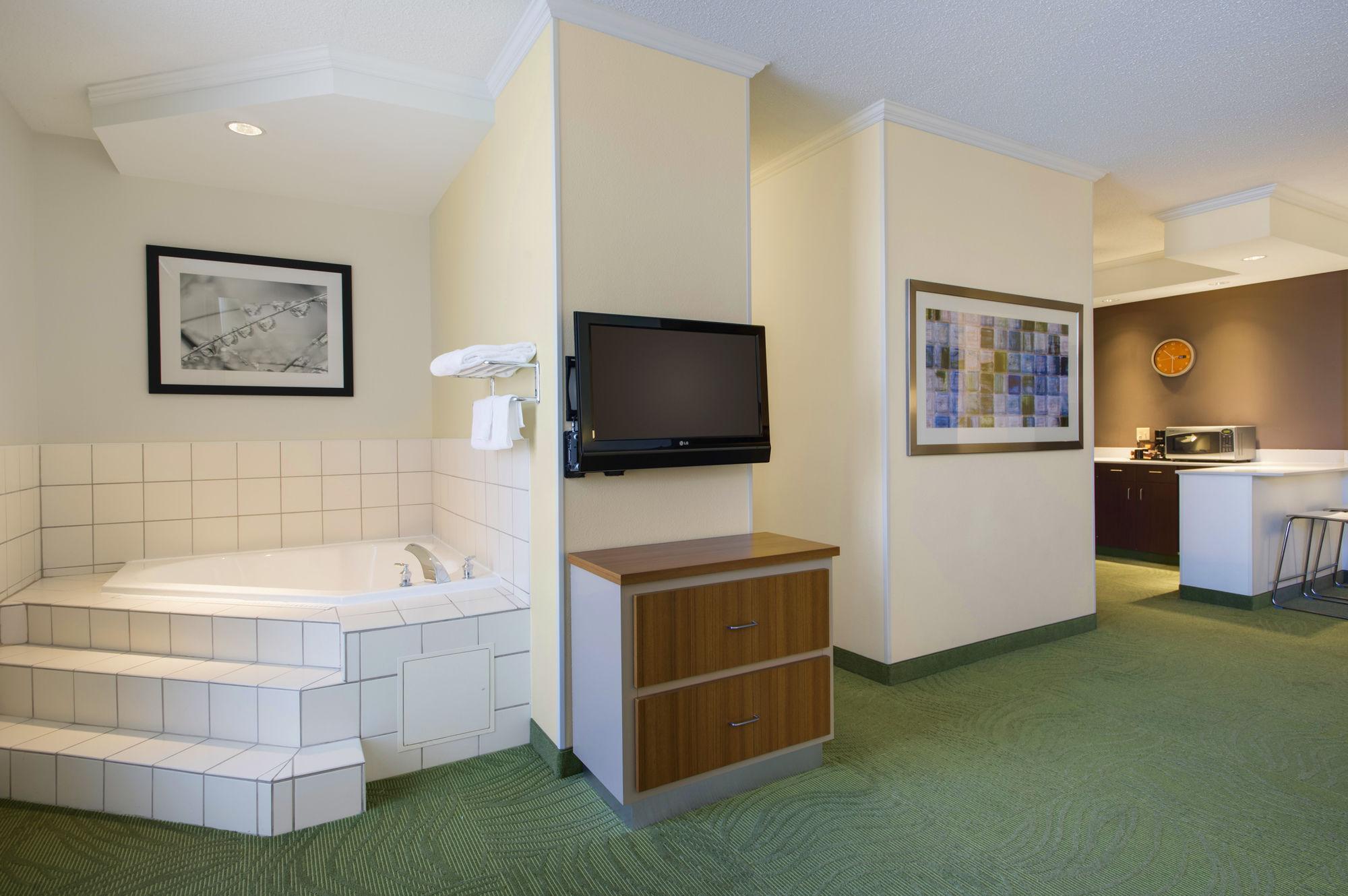 Springhill Suites By Marriott Lawrence Downtown Exteriör bild