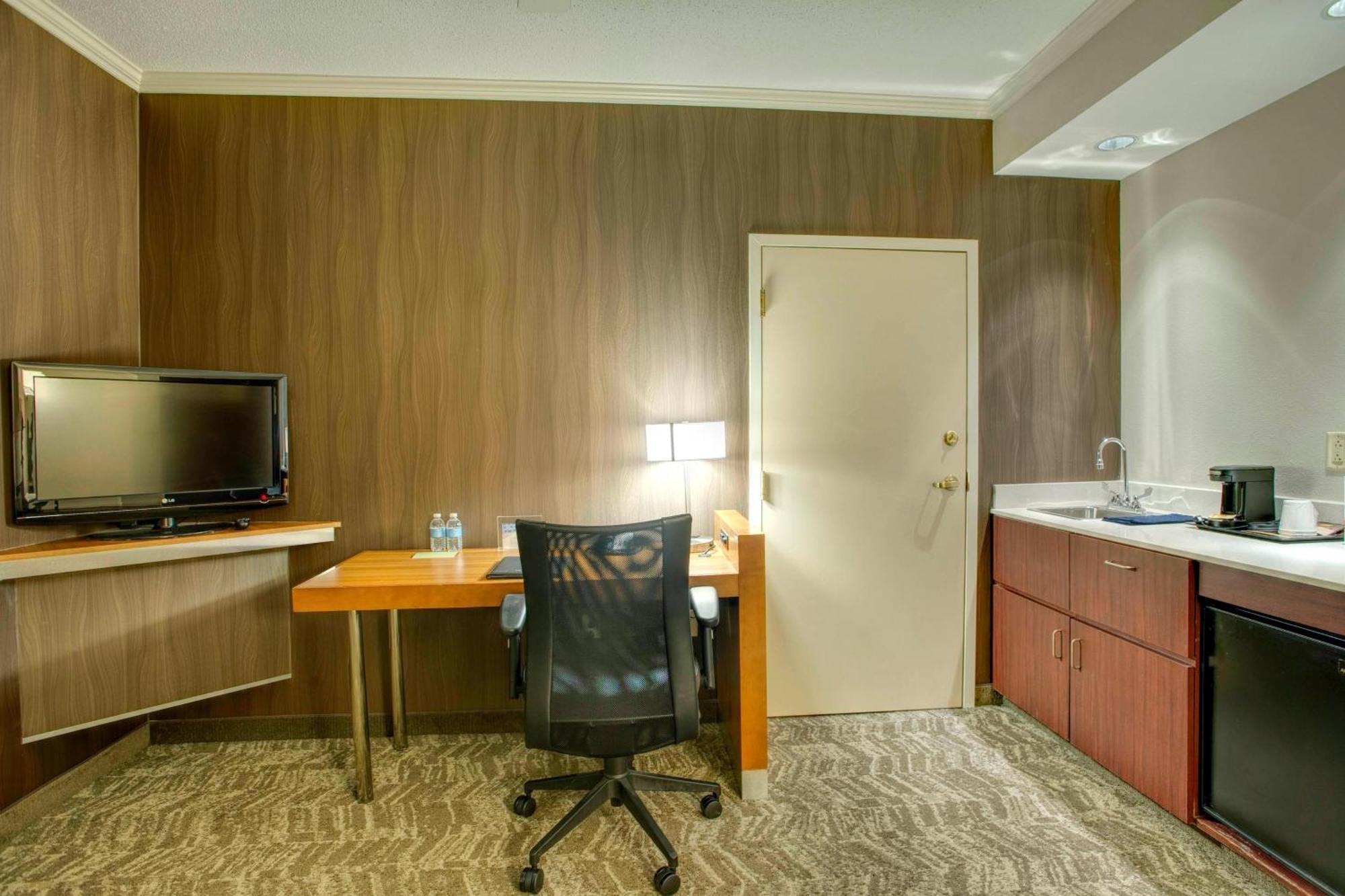 Springhill Suites By Marriott Lawrence Downtown Exteriör bild